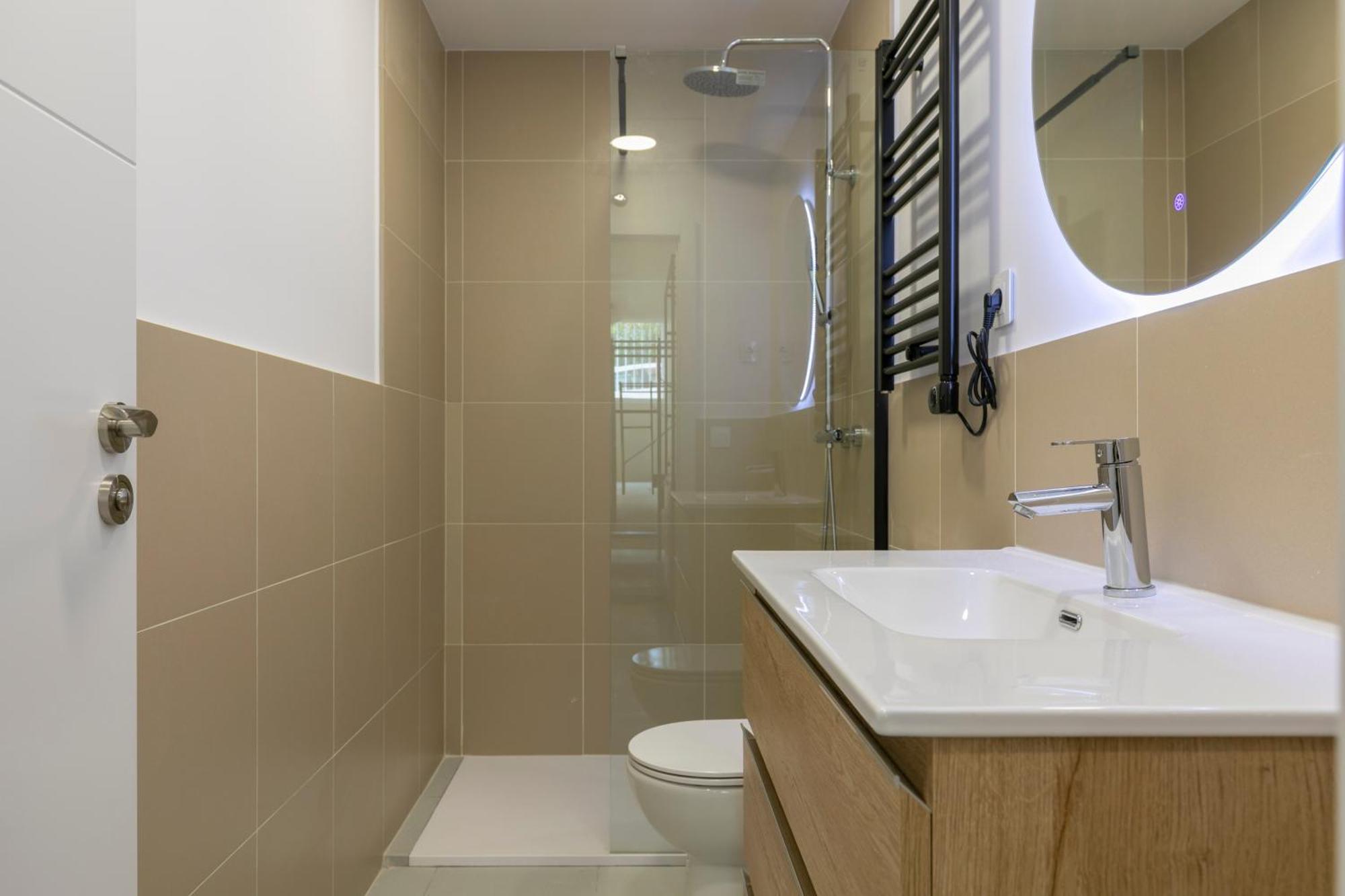 Homeabout Smart Rooms Tetuan - Sin Recepcion Madrid Ngoại thất bức ảnh