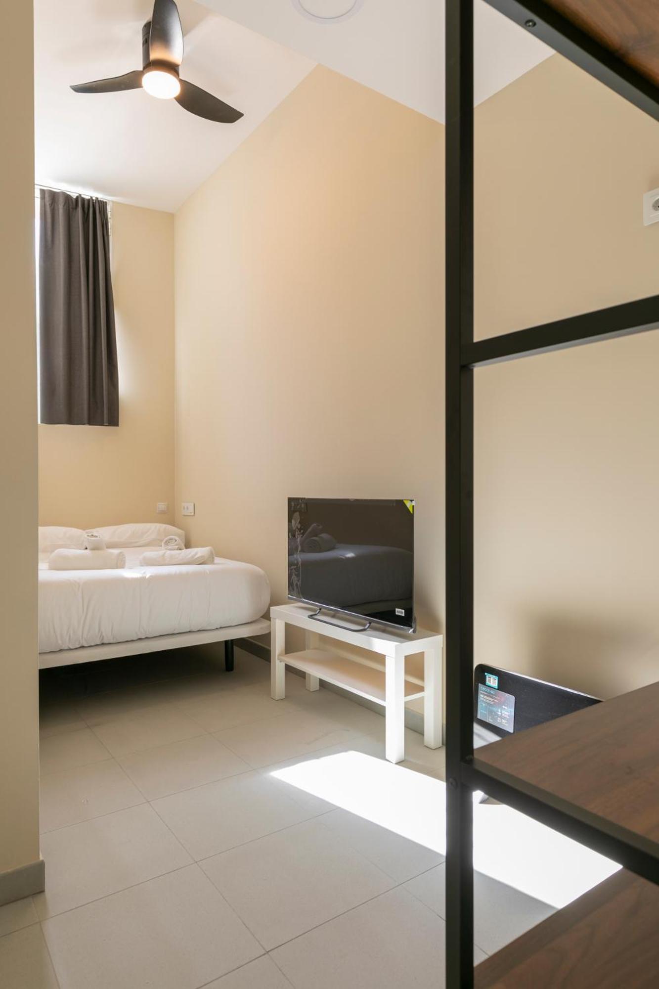 Homeabout Smart Rooms Tetuan - Sin Recepcion Madrid Ngoại thất bức ảnh